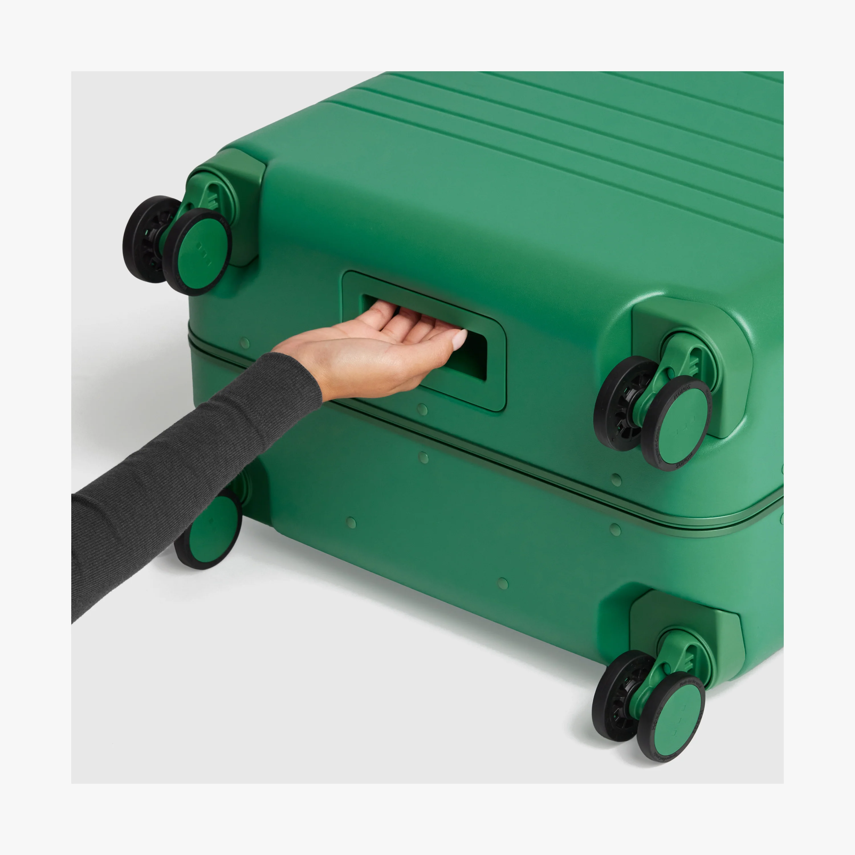 Large Hybrid CheckIn In Jungle Green - Image 10