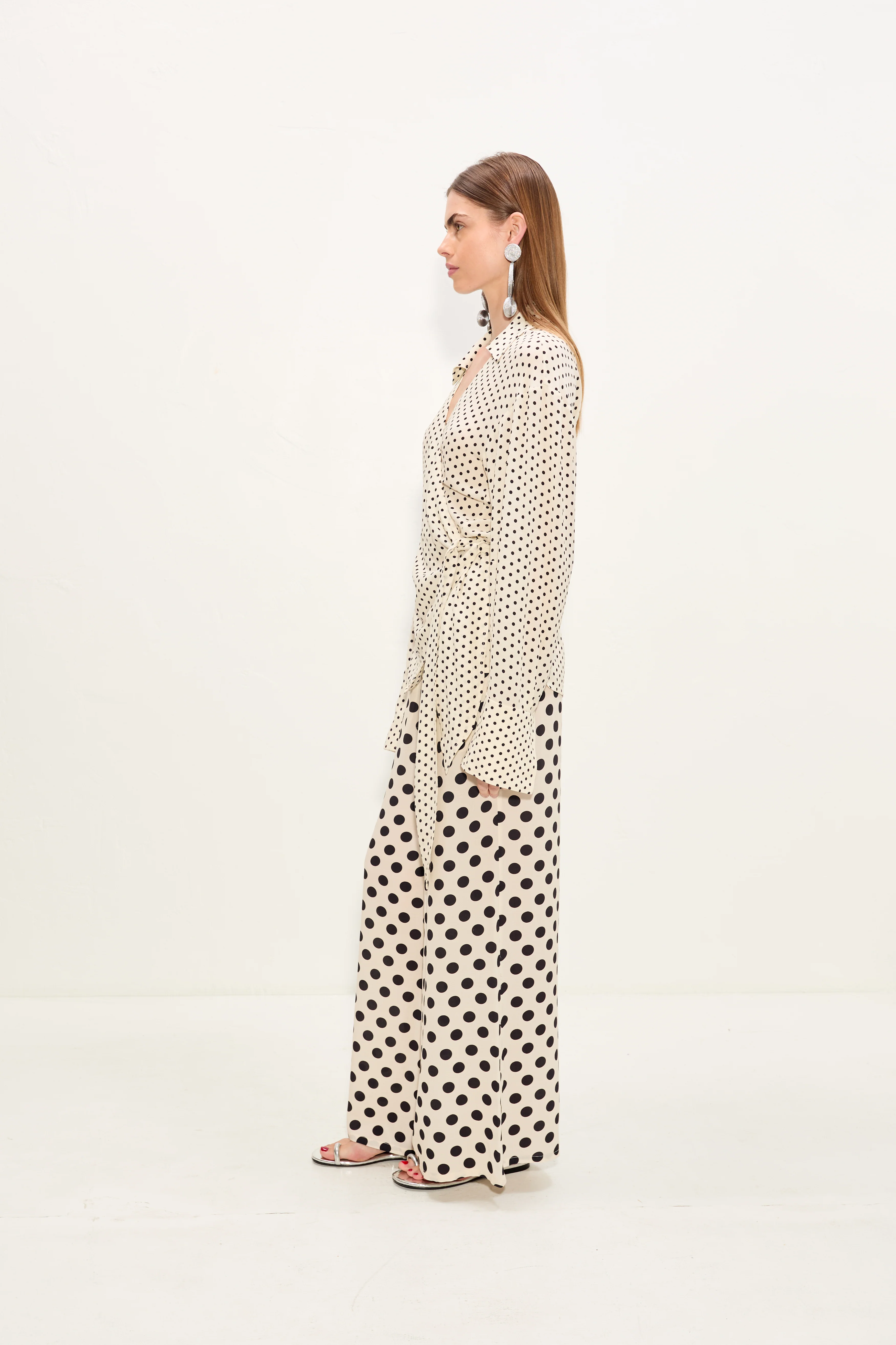 Nella Crepe Wide Leg Pant In Macadamia/Black Polka Dot - Image 4