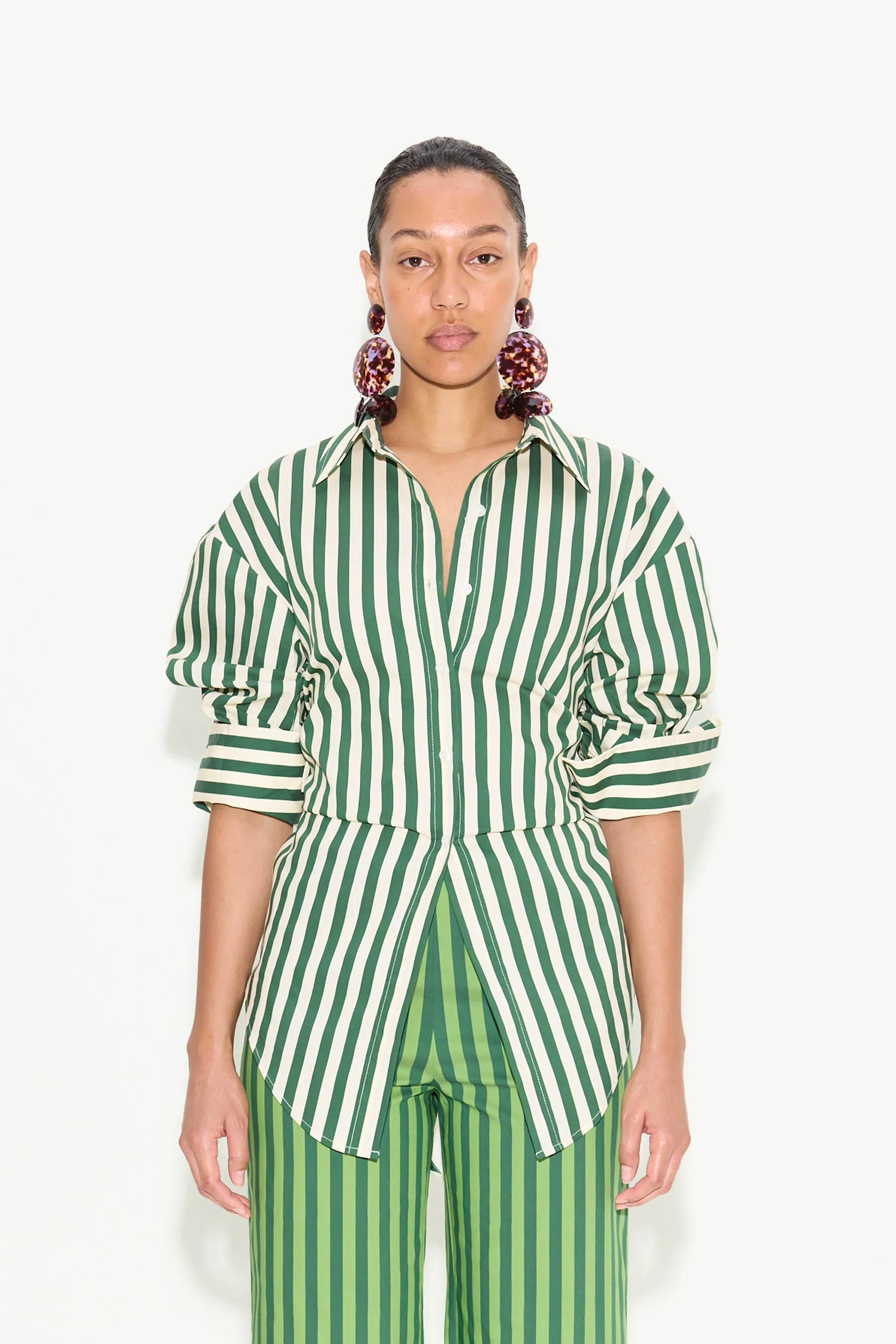 Loch Poplin Button Up In Gummy Green/Ecru - Image 4