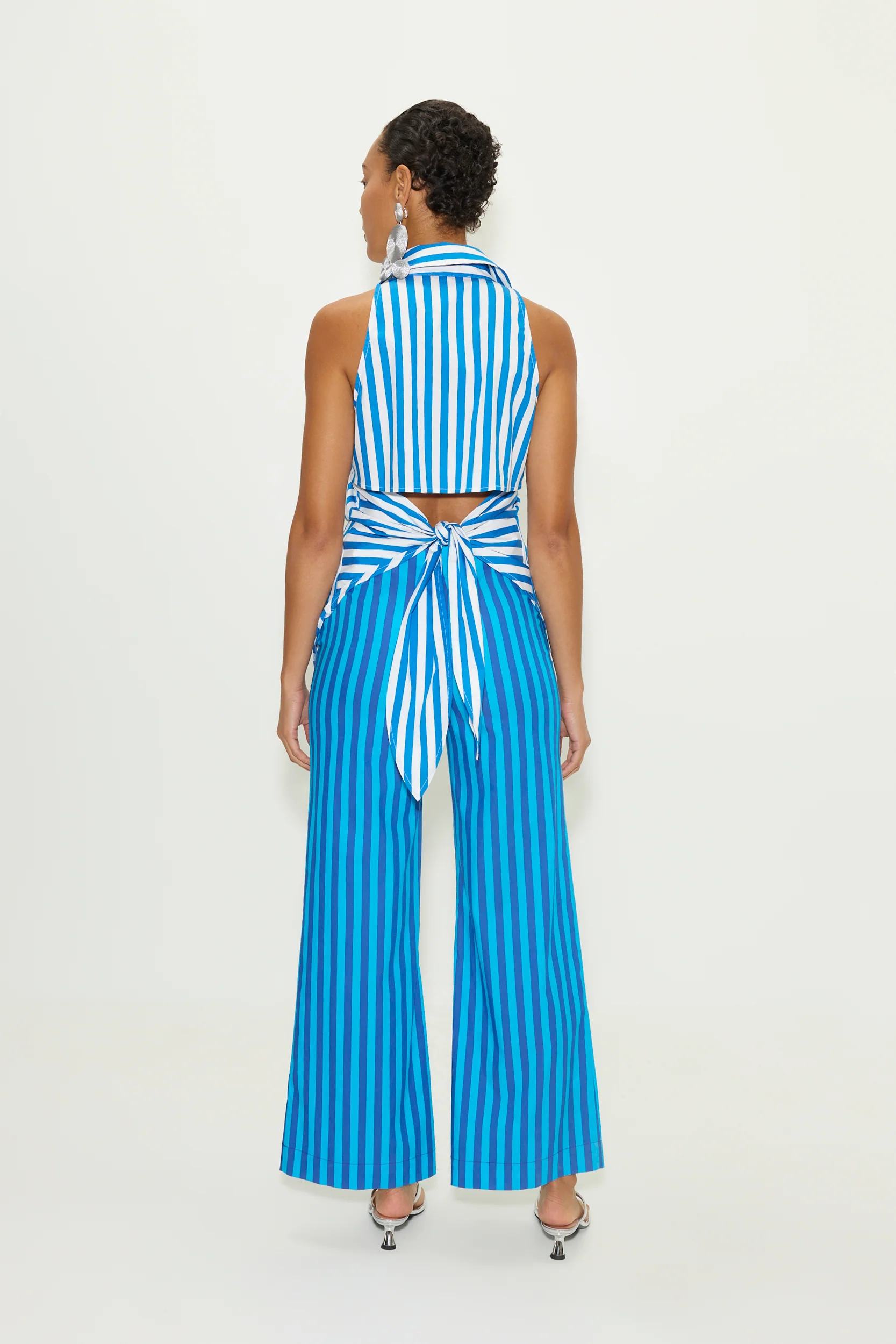 Loch Striped Sleeveless Poplin Button Up In Blue Stripe - Image 3