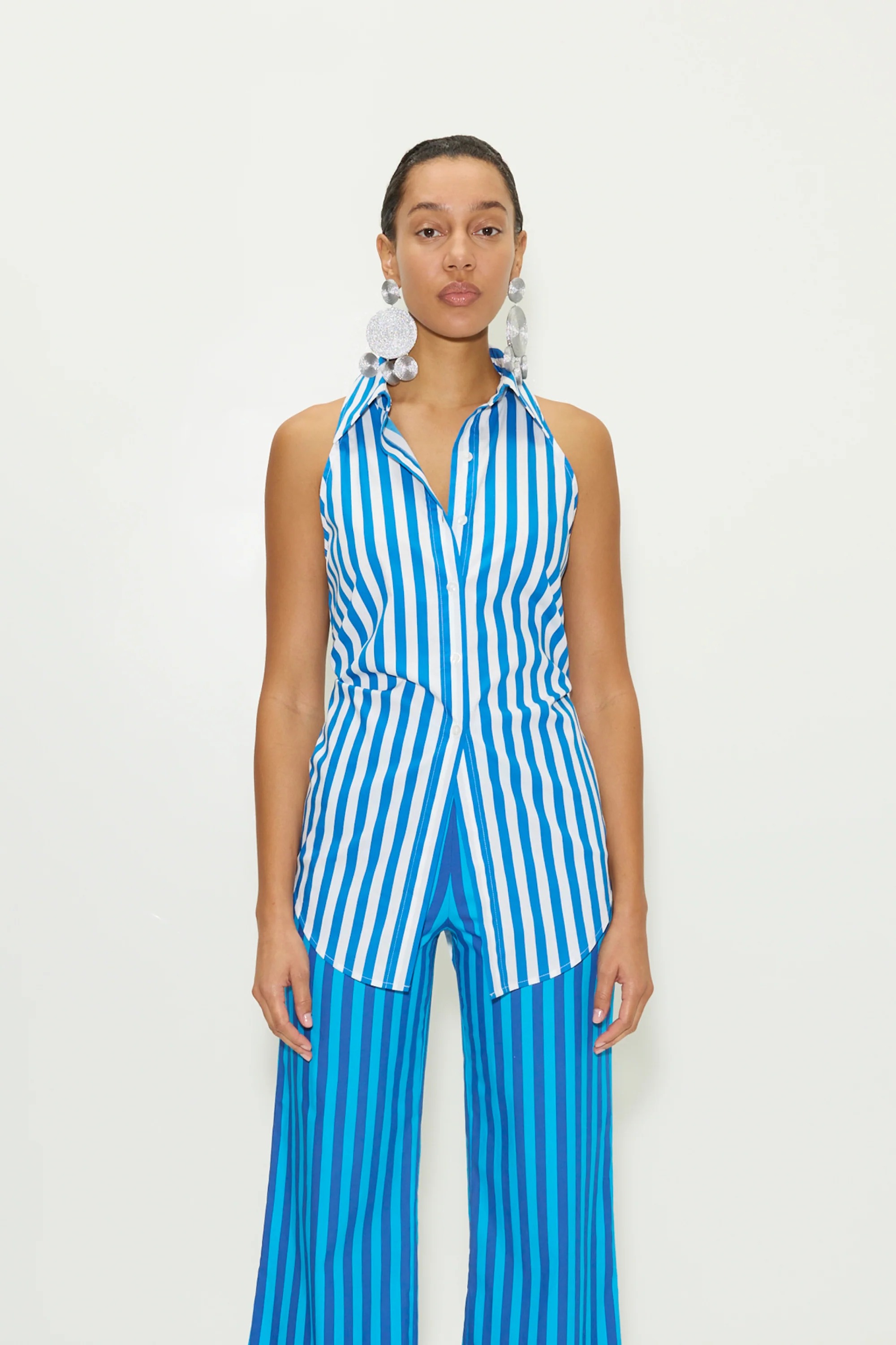 Loch Striped Sleeveless Poplin Button Up In Blue Stripe - Image 4