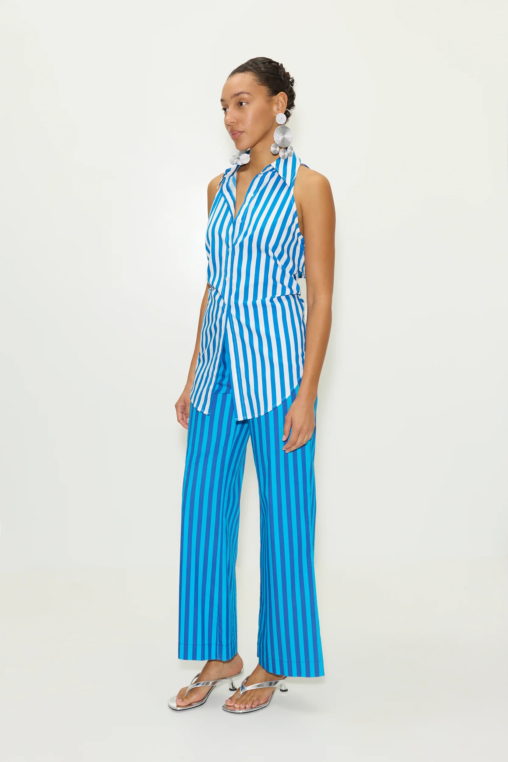 Loch Striped Sleeveless Poplin Button Up In Blue Stripe - Image 5