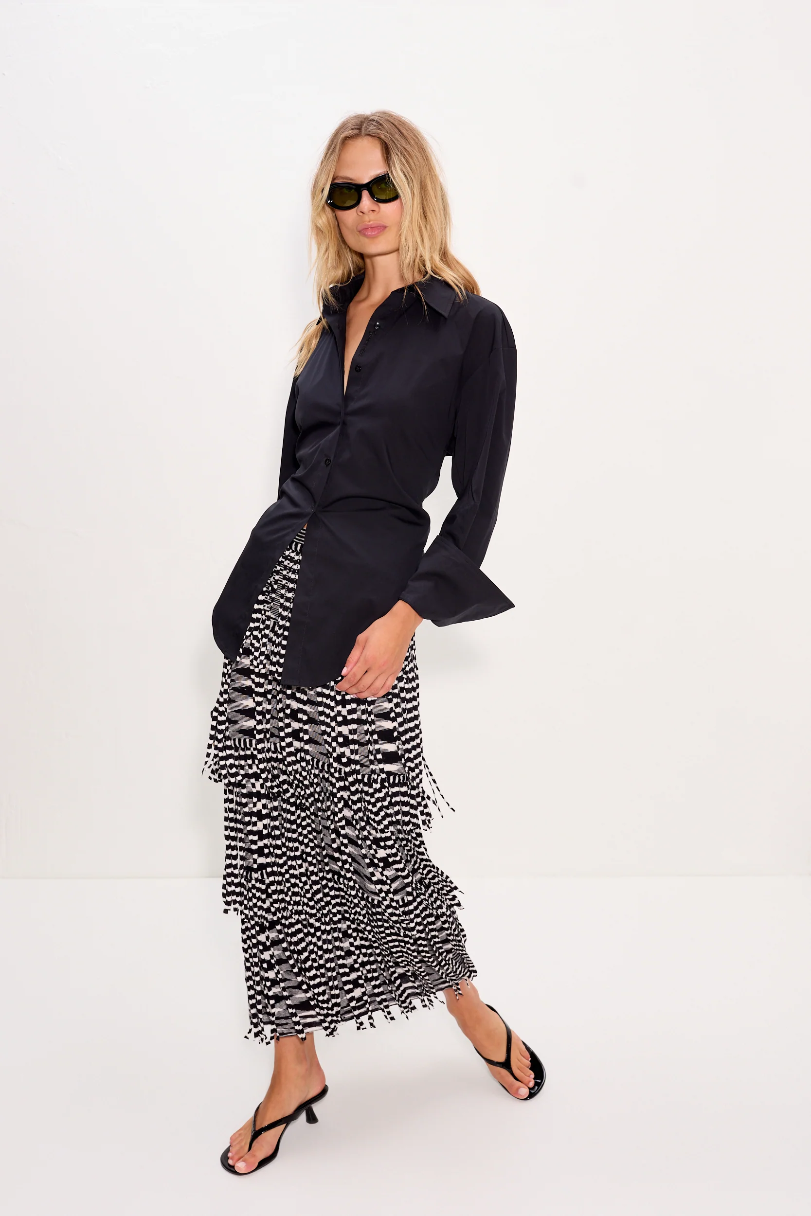 Za Za Knit Fringe Skirt In Black/White Space Dye - Image 7